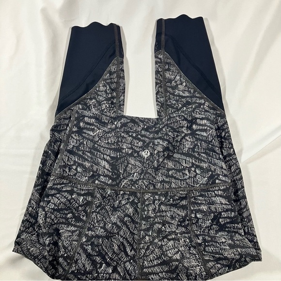 Lululemon Wunder Under Crop High-Rise Roll Down Scallop Origami Lace Black sz 4 - Picture 6 of 8